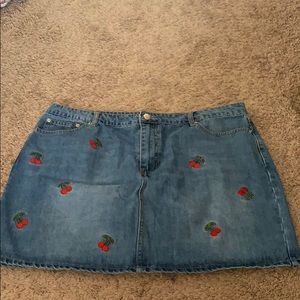 SIZE 3X DEMIN SKIRT WITH CHERRY DETAIL